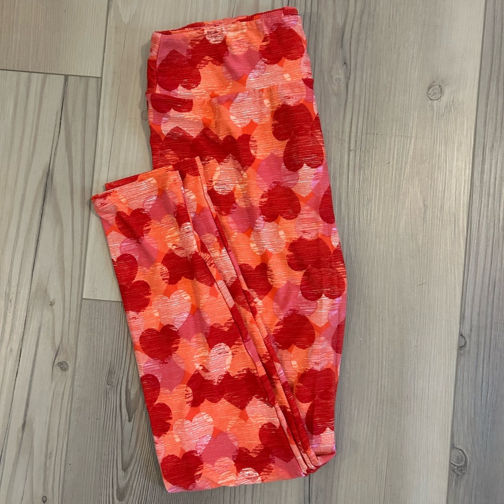 LulaRoe TC - Tall and Curvy Valentines Leggings